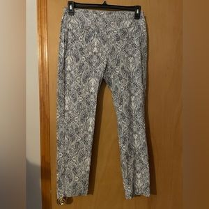 Ankle pants, no pockets , fitted